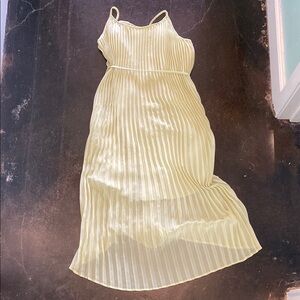 Elegant Green Pleated Dress